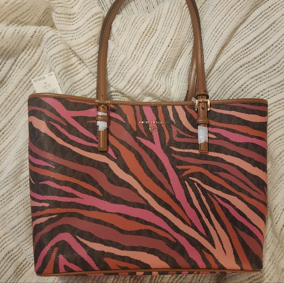 MUST GO!!! MAKE AN OFFER! Michael Kors RARE Red and Pink large Purse - Picture 1 of 5